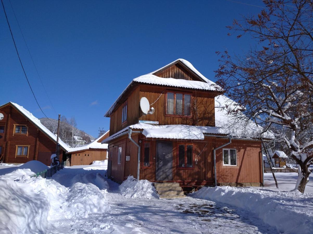 Комфортні Номери Mykulychyn Esterno foto